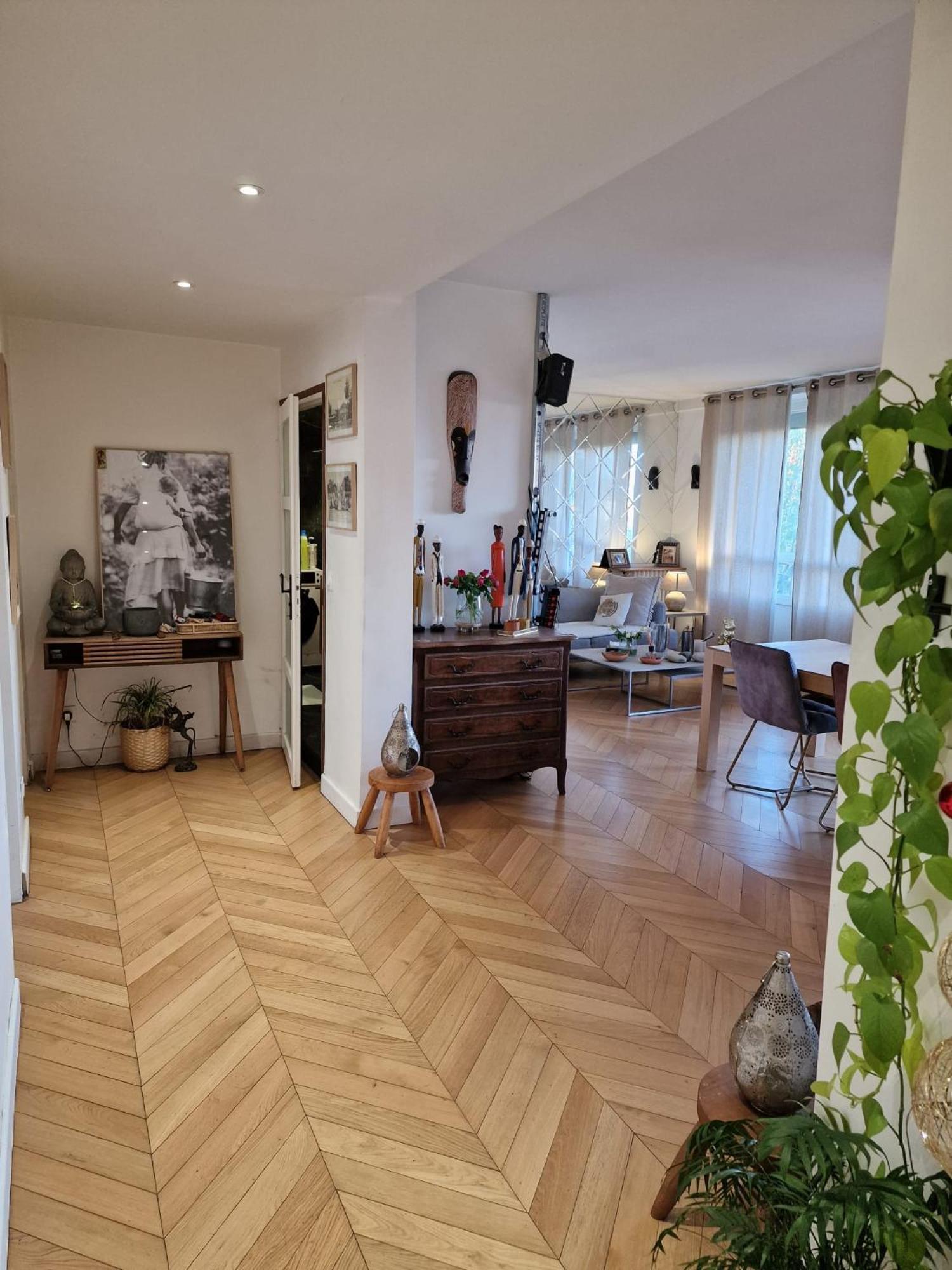 Apartment Magnifique 12 *